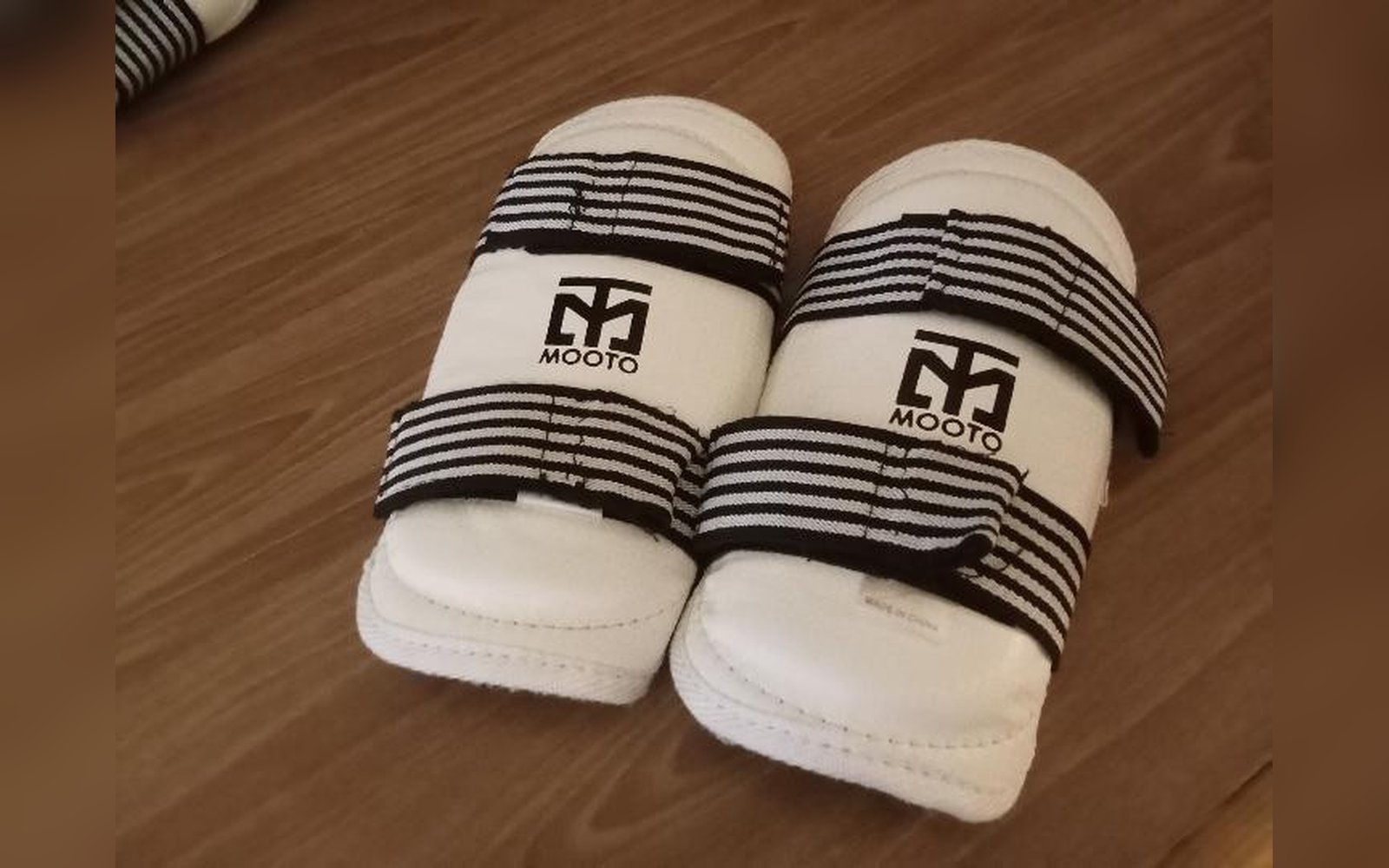 🥋 واقيات Mooto للأيدي والأرجل  ✨ الحالة: جديدة وغير مستعملة. 🛡️ جودة ممتازة ومريحة، مناسبة للتدريب والسبارينغ في التايكوندو. 💰 السعر: 10 دنانير فقط.  📩 للتواصل والاستفسار، تواصل معي.