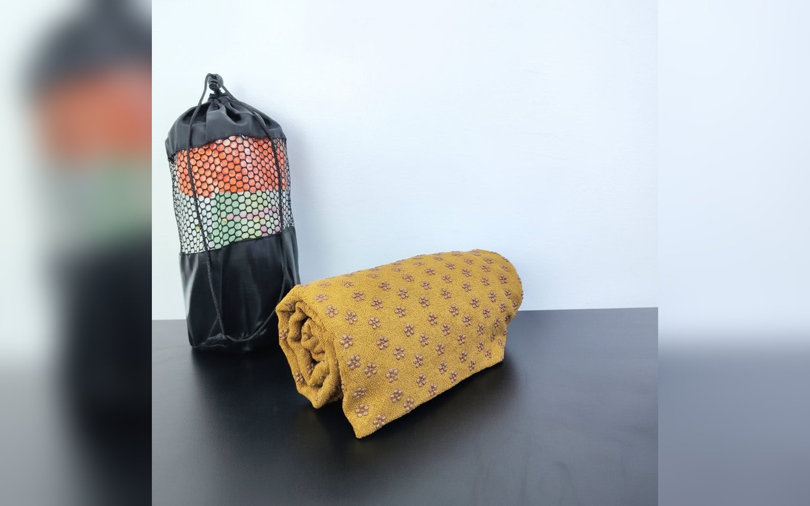 yoga towel with bag - منشفة يوغا