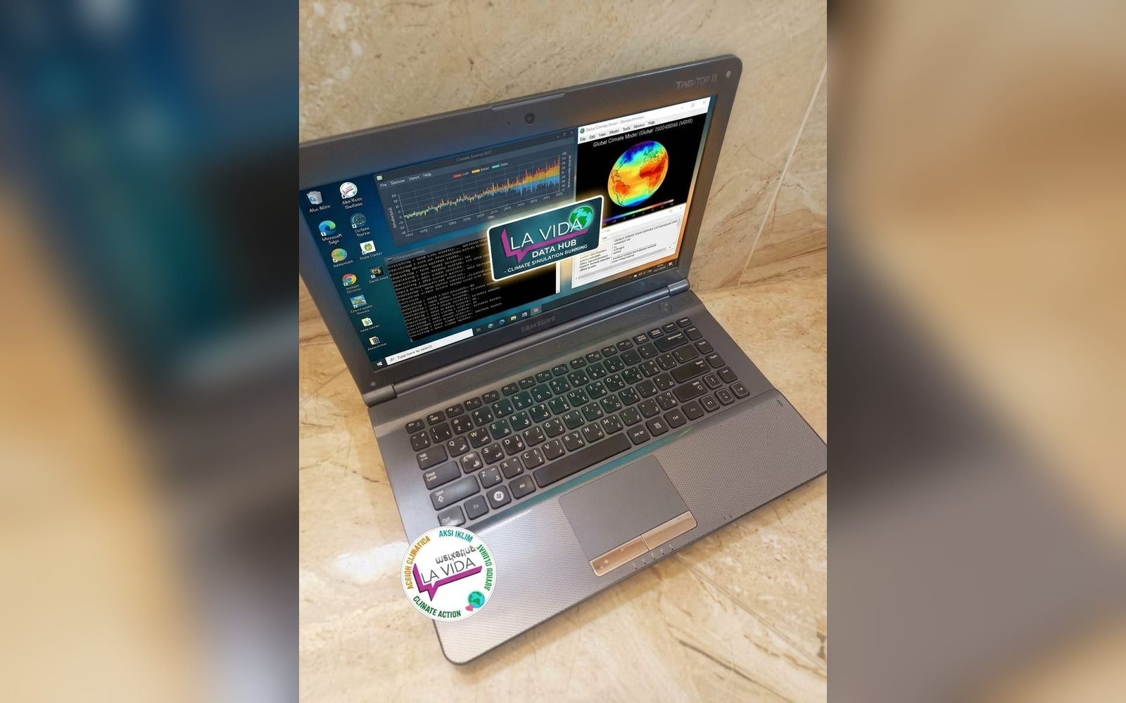 لابتوب نضيف بحال الوكاله للبيع