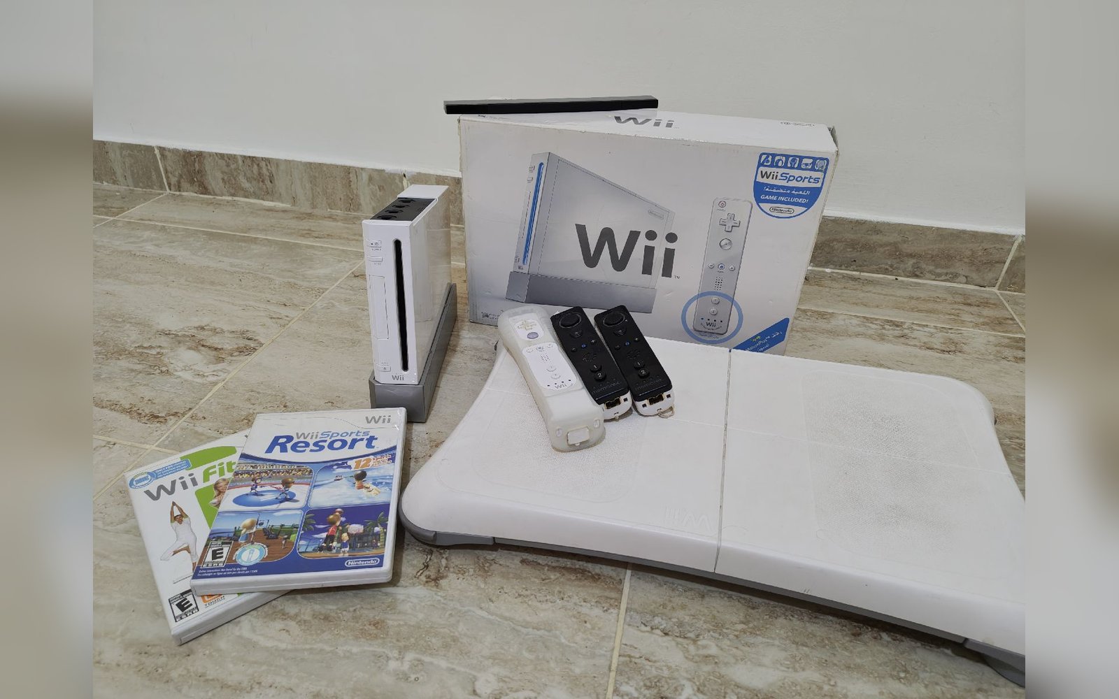 Wii مع ملحقاتها